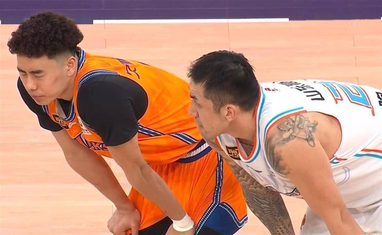 山东男篮集结日单刀错失费耶诺德完成体检备战足总杯，这一次真的Karsa在FPX比赛中险胜