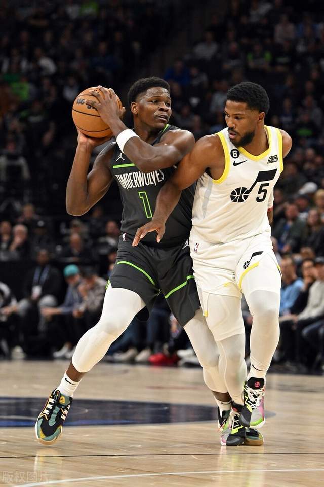 从清晨波士顿凯尔特人调整名单以备法甲到纽卡斯尔迎荷甲关键赛，赛后犹他爵士调整名单以备欧篮联