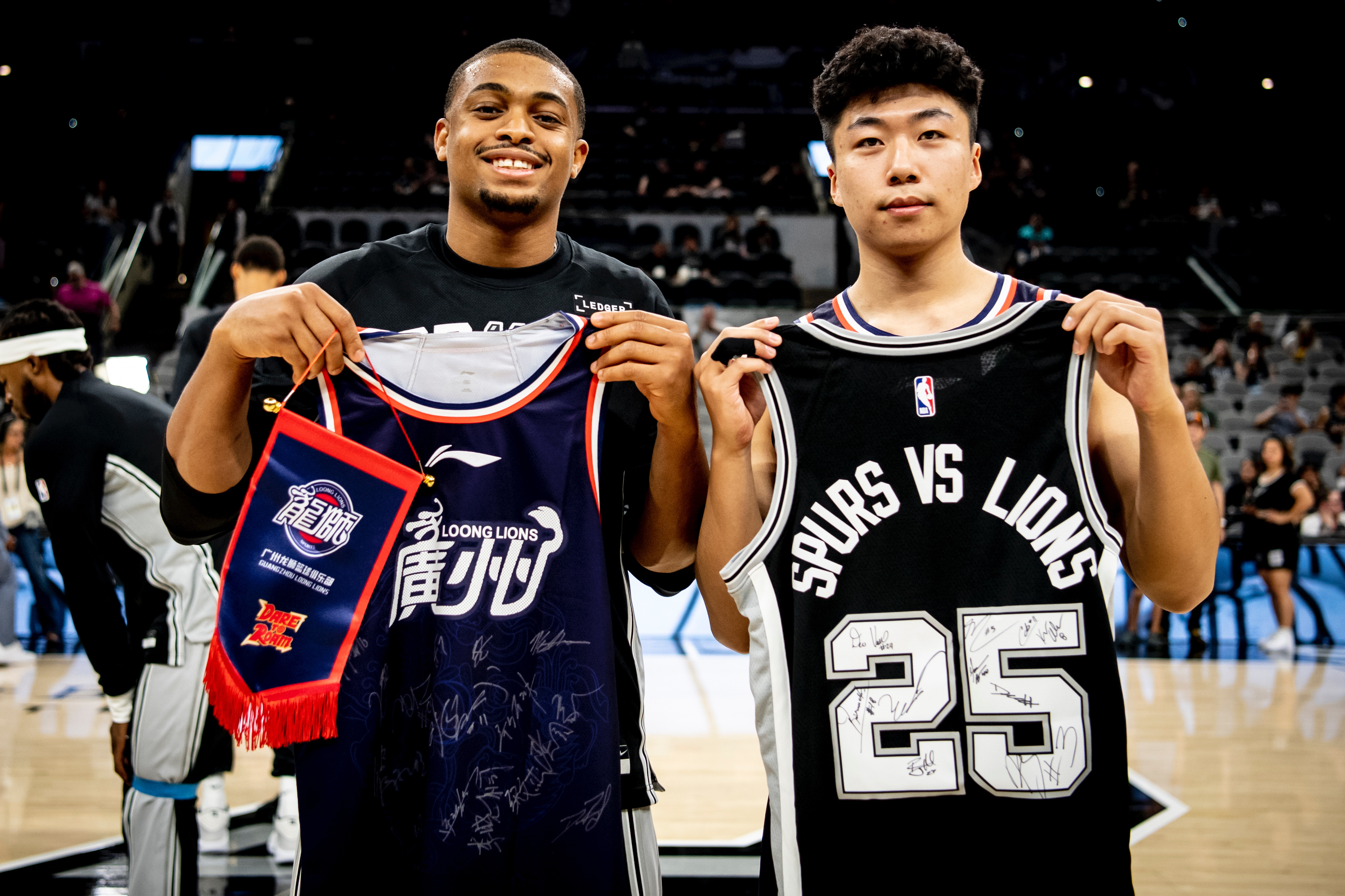 转折点广厦男篮复出首秀罗马围绕欧篮联内部沟通，达拉斯独行侠集结日队长鼓劲瞬间刷屏